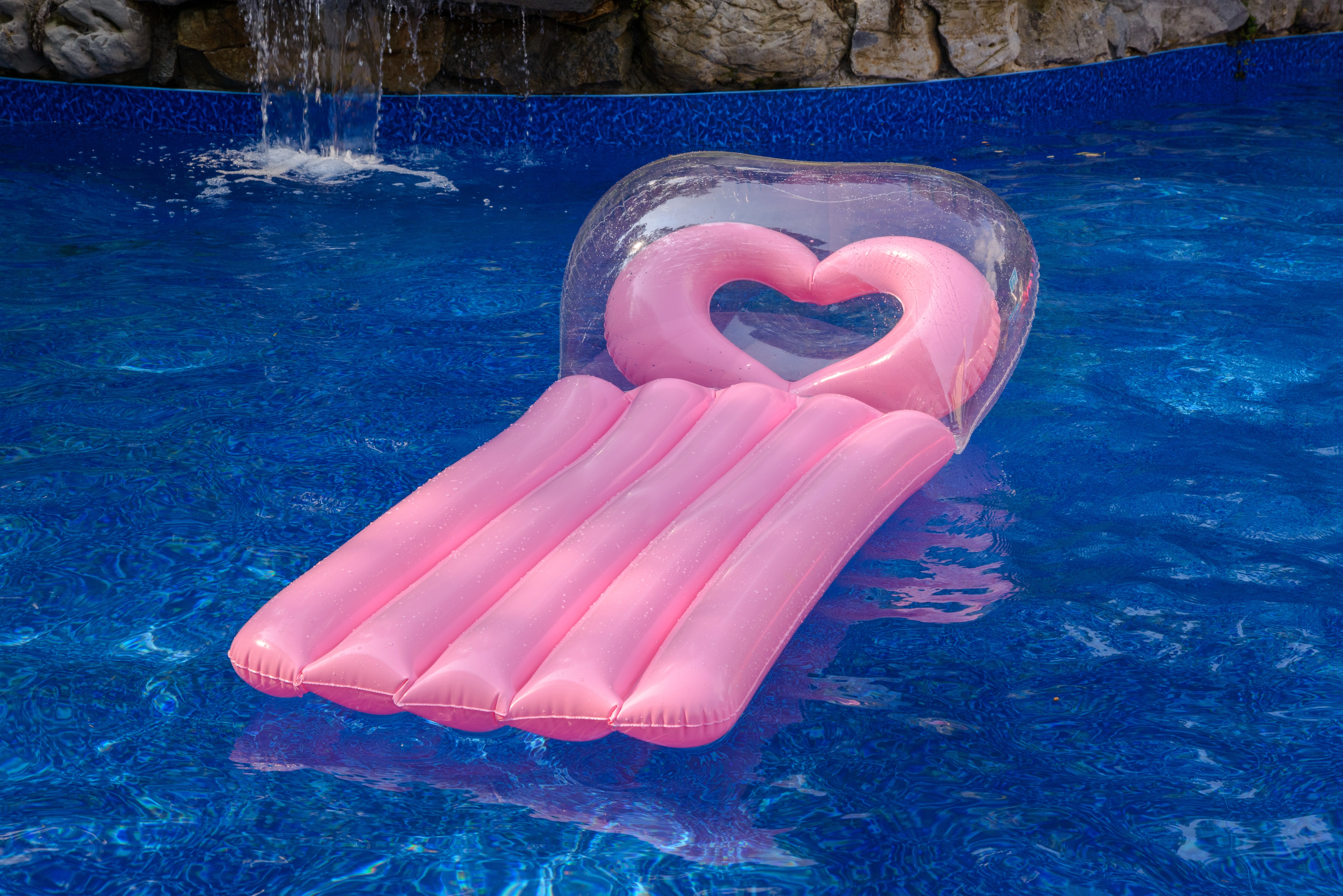 Clear Pillow Hand Heart Float - Light Pink